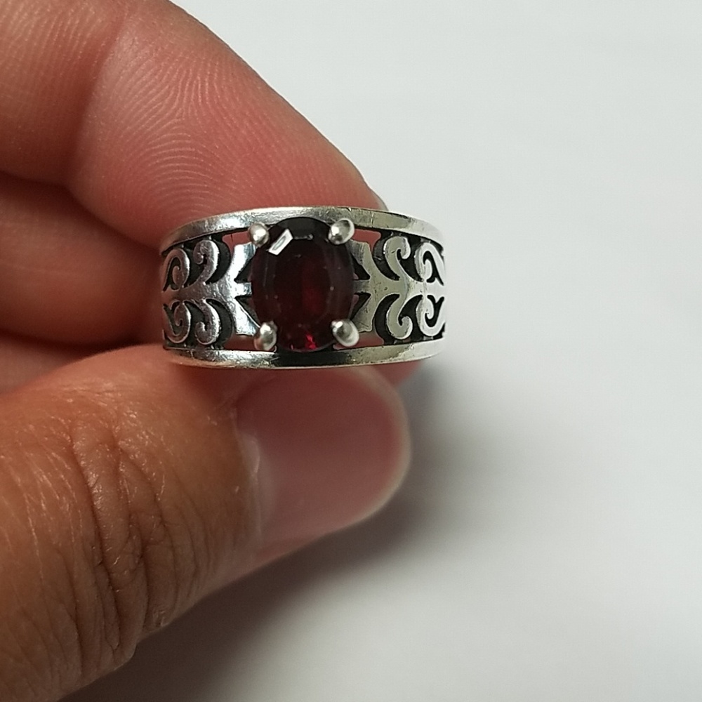 James Avery Garnet Ring Size 6